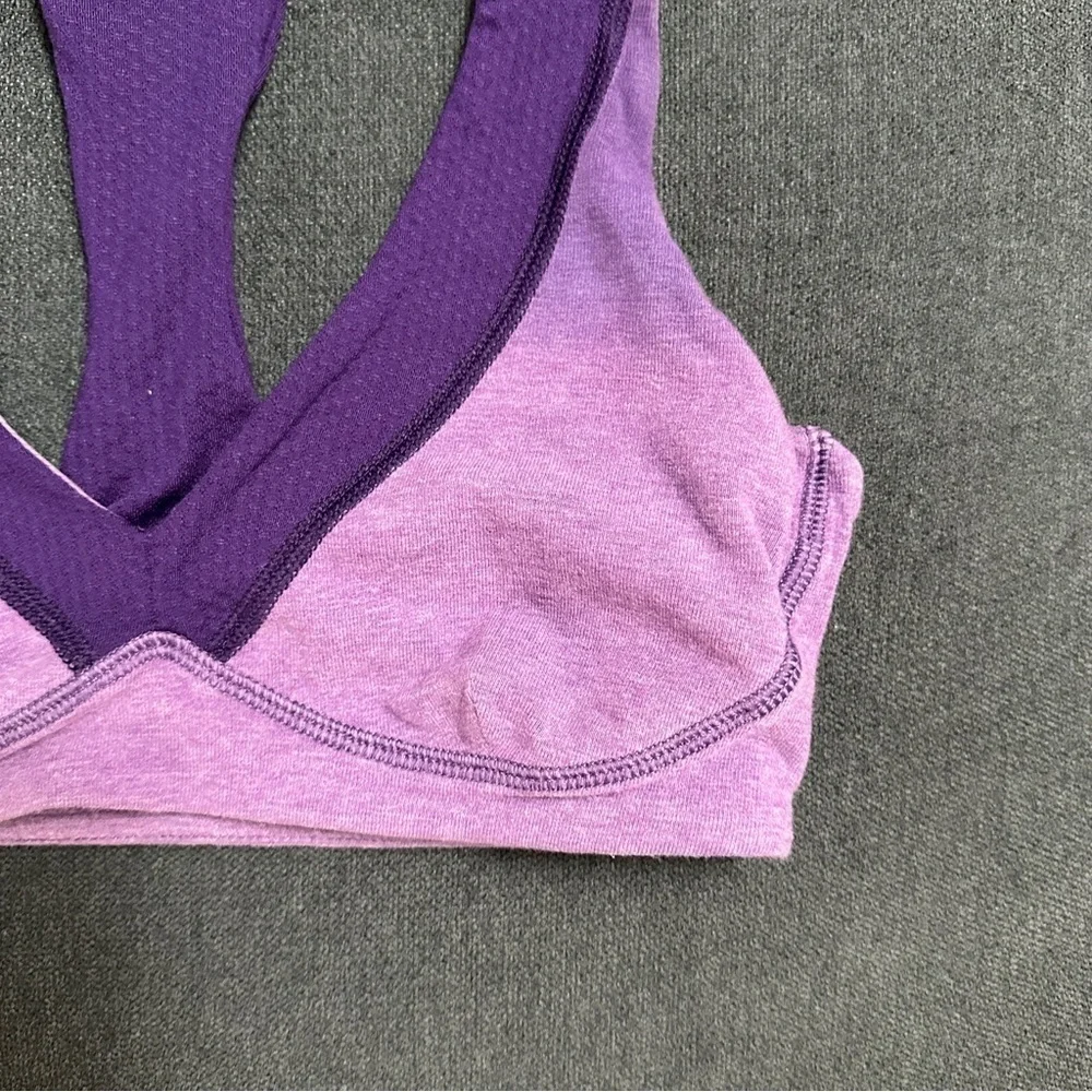 Lululemon Athletica Purple Color Deep V Neck Racerback Sportsbra Non Padded sz 6